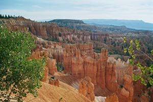 Blick vom Rand in den Bryce Canyon